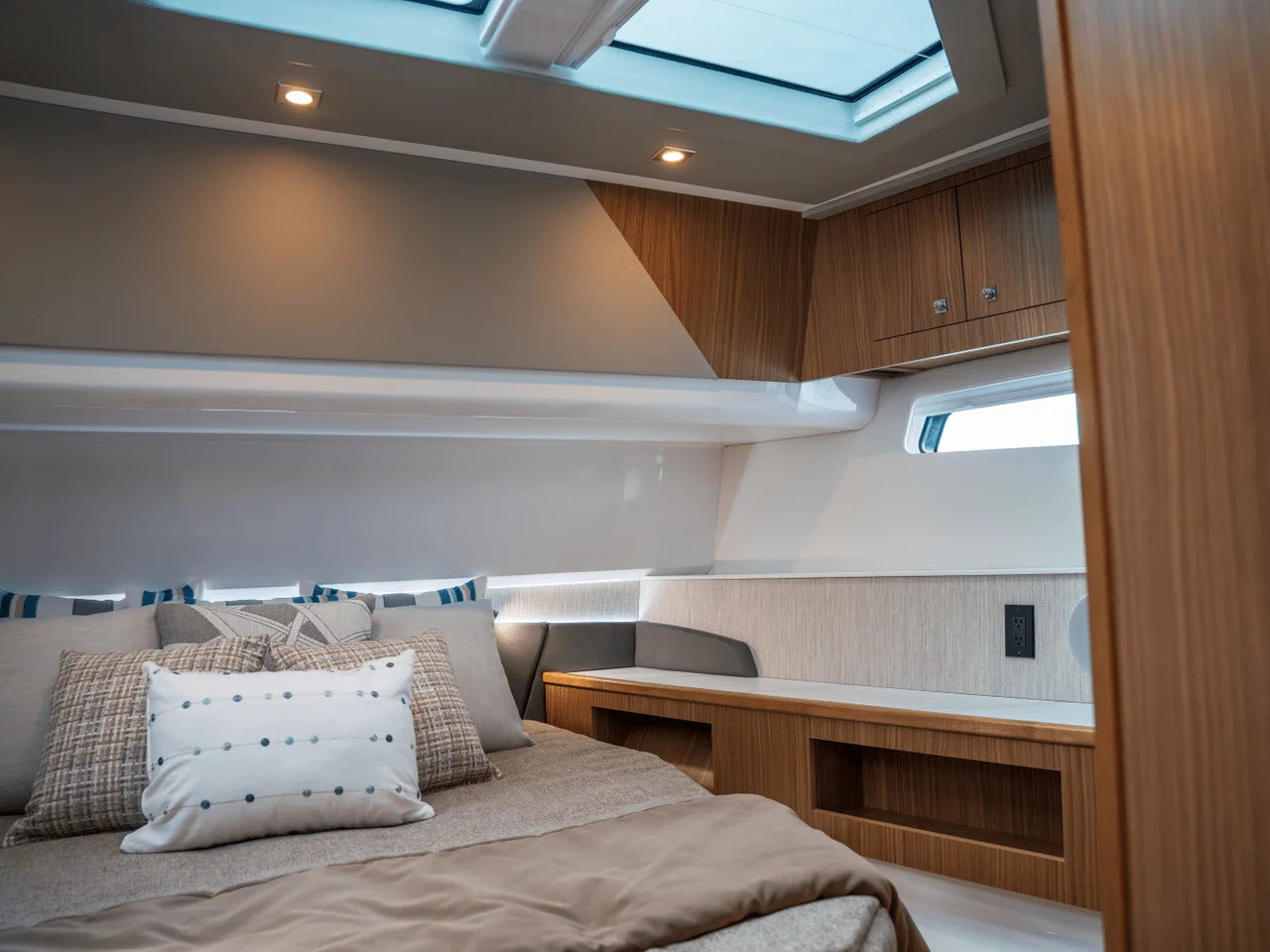 2026 Cruisers Yachts 50GLS OB 50.0 feet, Clearwater, Florida #39