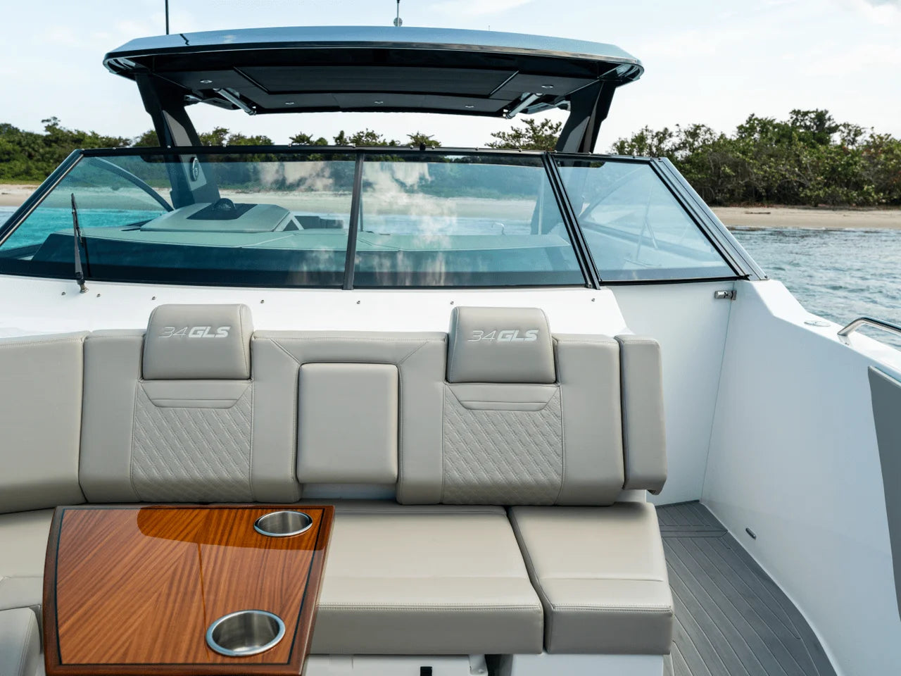 2027 Cruisers Yachts 34 GLS Outboard 34.0 feet, Clearwater, Florida #111