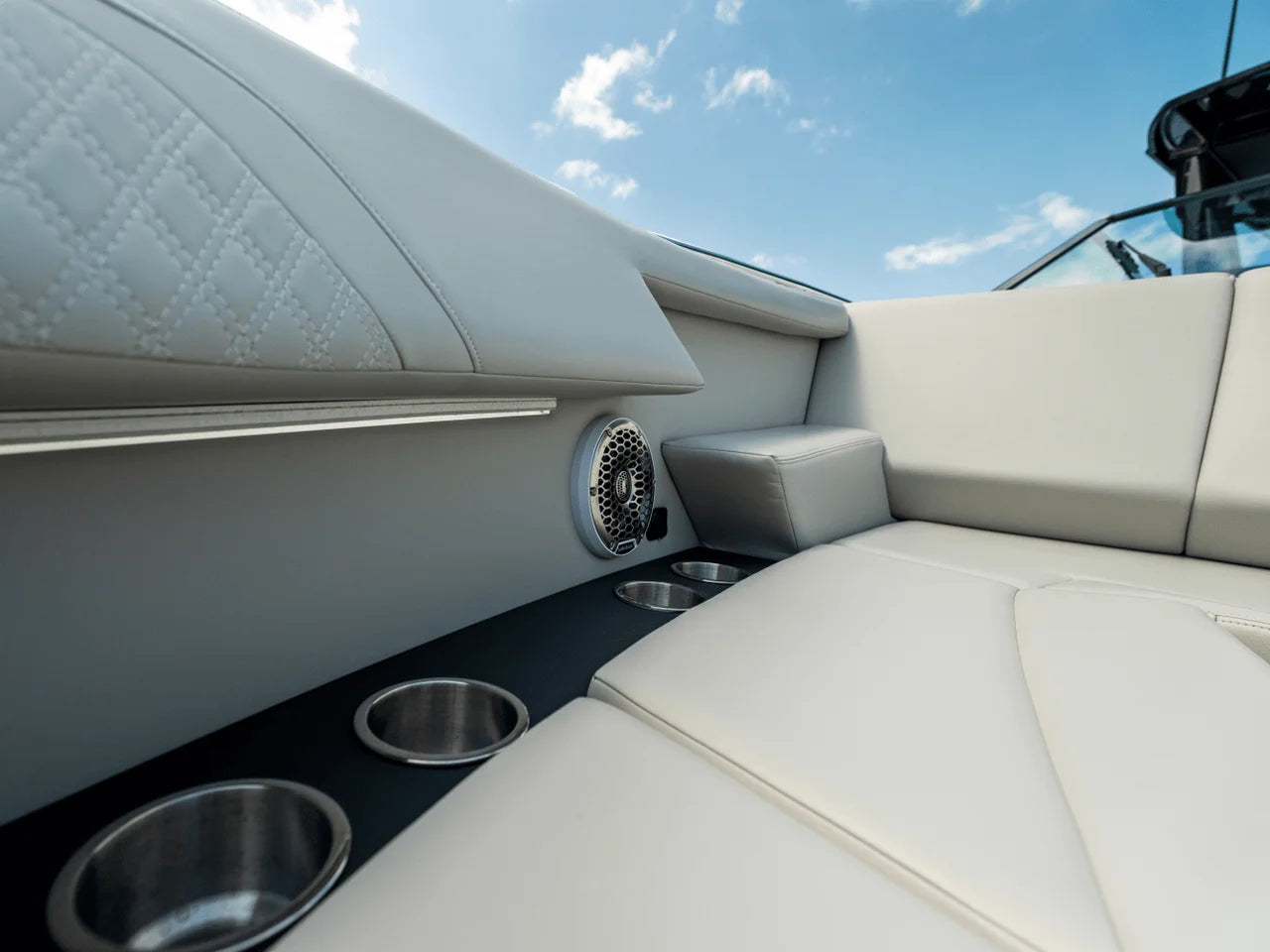 2027 Cruisers Yachts 34 GLS Outboard 34.0 feet, Clearwater, Florida #108