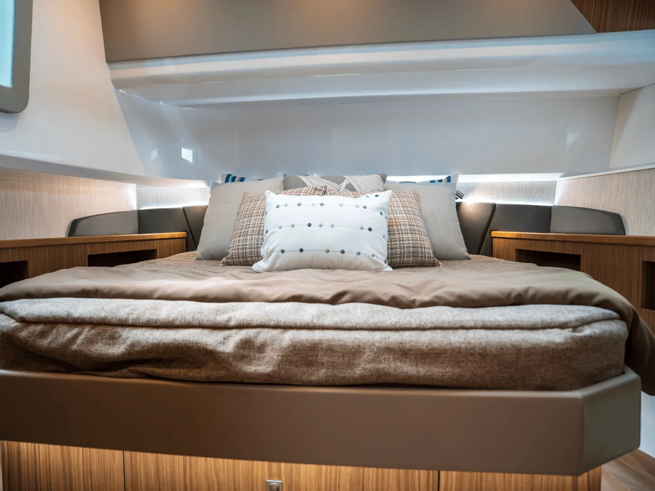 2026 Cruisers Yachts 50GLS OB 50.0 feet, Clearwater, Florida #40