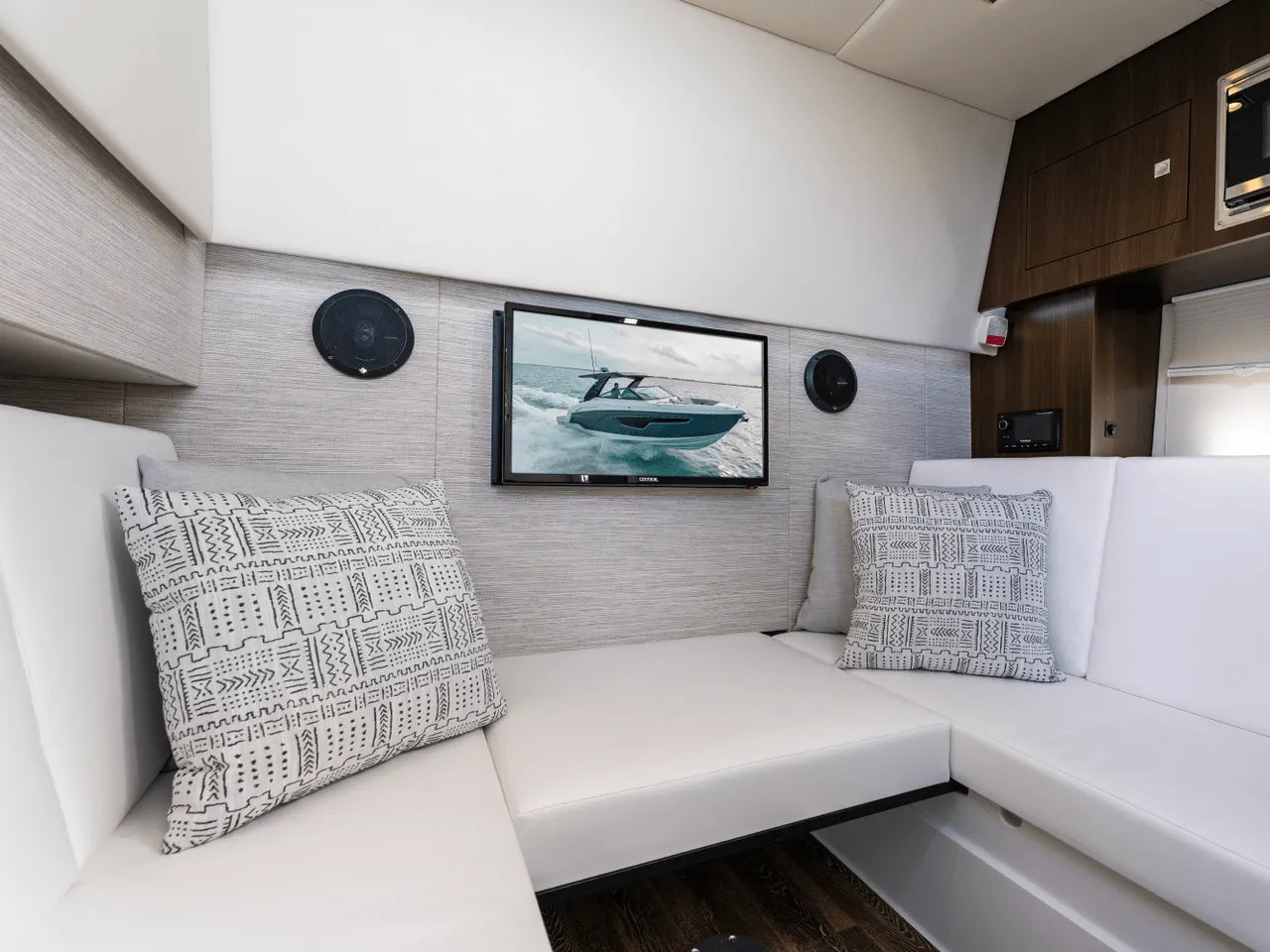 2026 Cruisers Yachts 34 GLS Outboard 34.0 feet, Clearwater, Florida #24