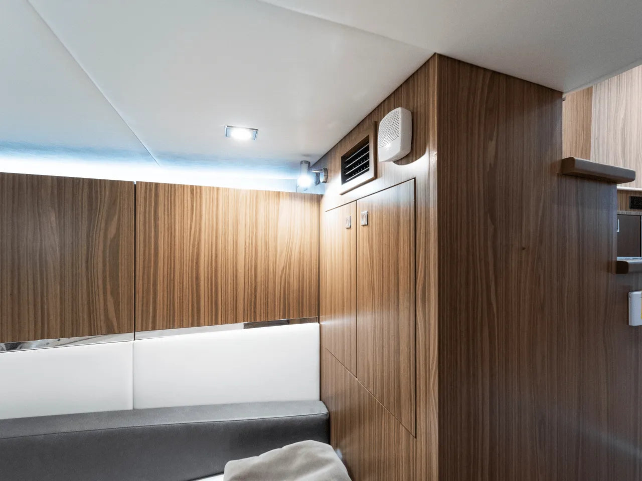 2026 Cruisers Yachts 50GLS OB 50.0 feet, Clearwater, Florida #32