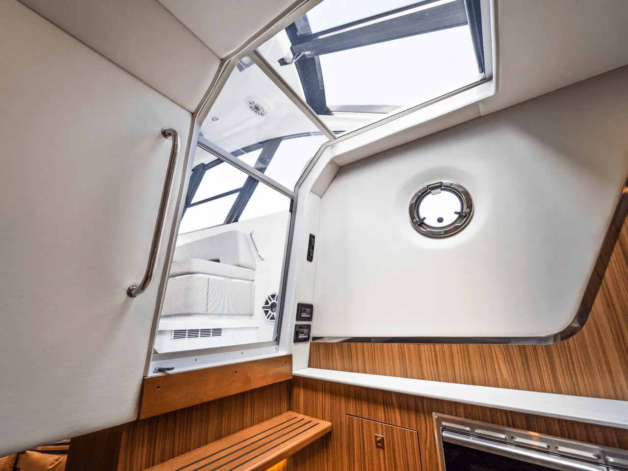 2026 Cruisers Yachts 50GLS OB 50.0 feet, Clearwater, Florida #49