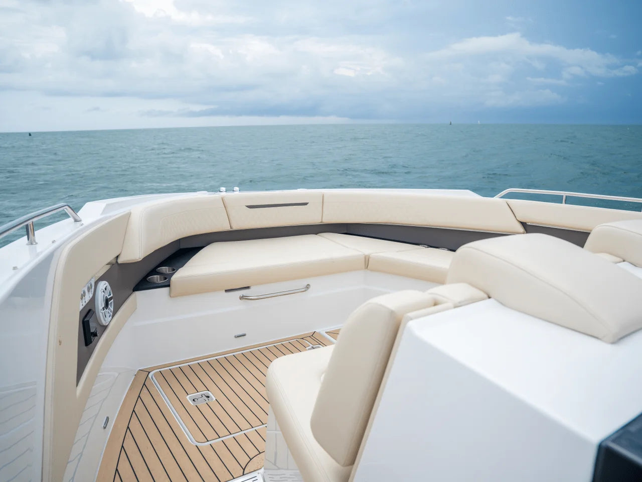 2026 Cruisers Yachts 50GLS OB 50.0 feet, Clearwater, Florida #57