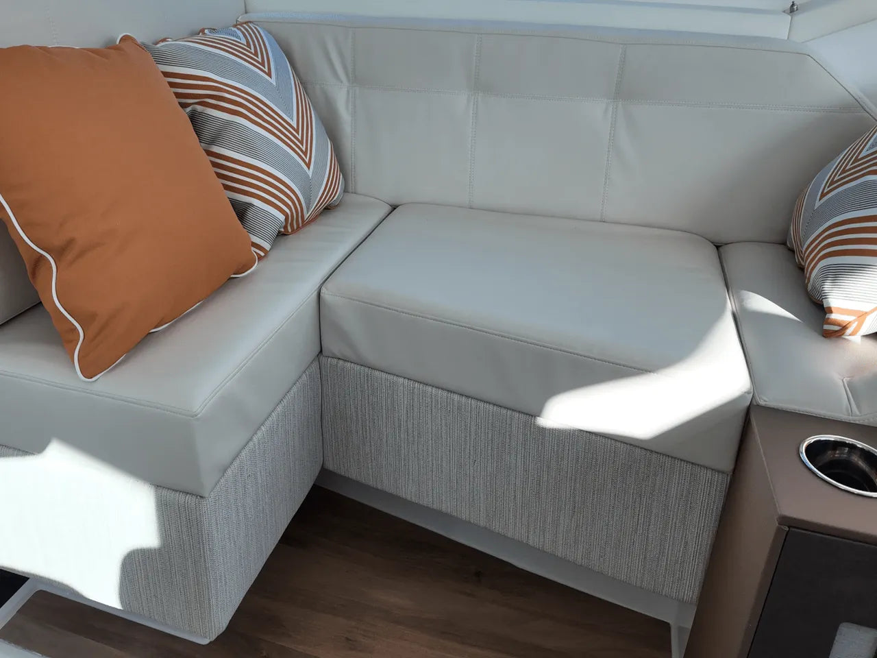 2025 Cruisers Yachts 42 Cantius 42.0 feet, Clearwater, Florida #18