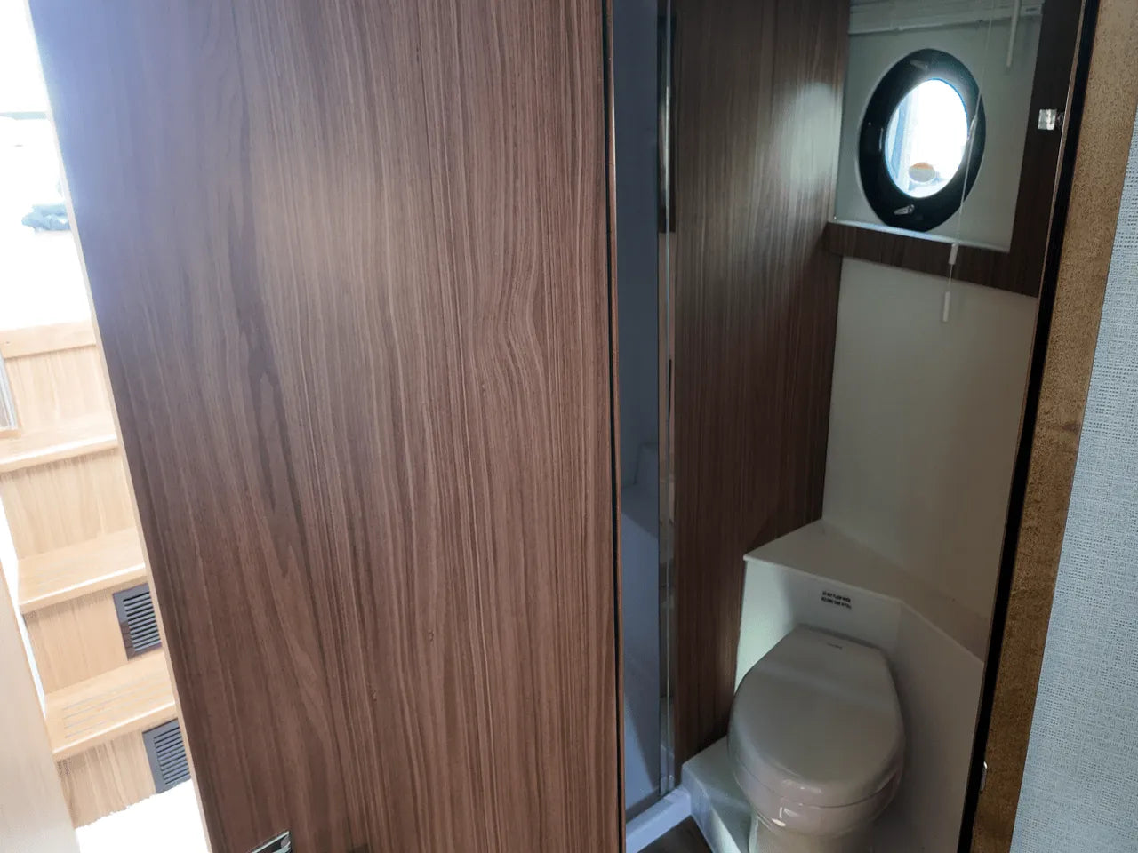 2025 Cruisers Yachts 42 Cantius 42.0 feet, Clearwater, Florida #29