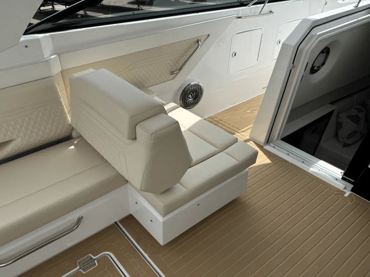 2026 Cruisers Yachts 34 GLS 34.0 feet, Clearwater, Florida #28