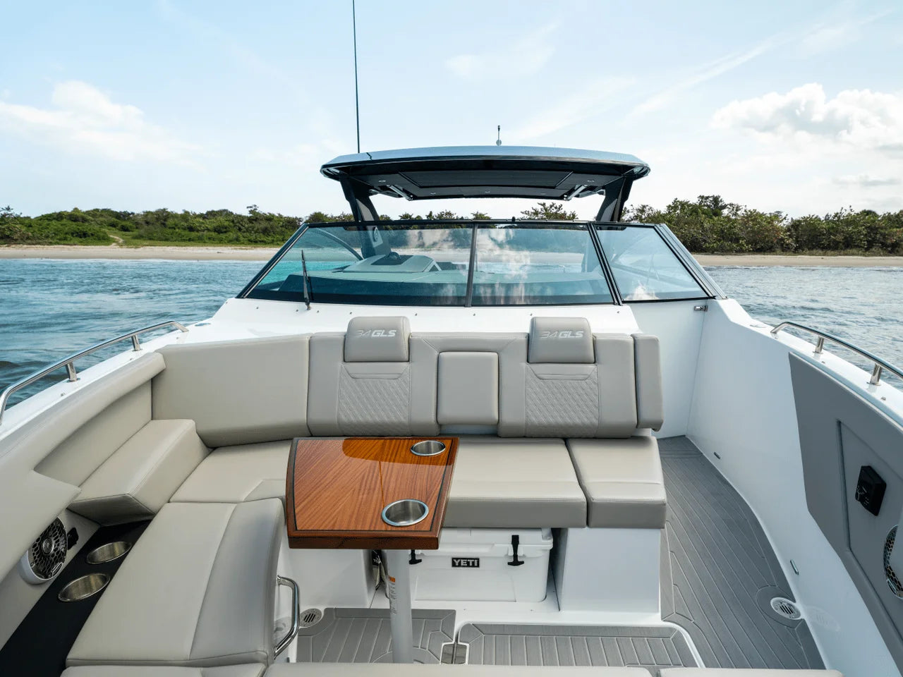 2027 Cruisers Yachts 34 GLS Outboard 34.0 feet, Clearwater, Florida #110