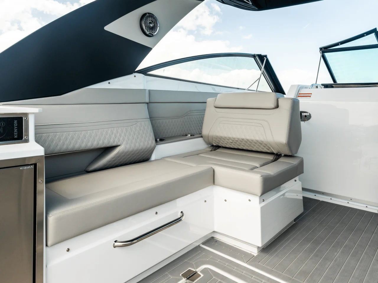 2027 Cruisers Yachts 34 GLS Outboard 34.0 feet, Clearwater, Florida #90