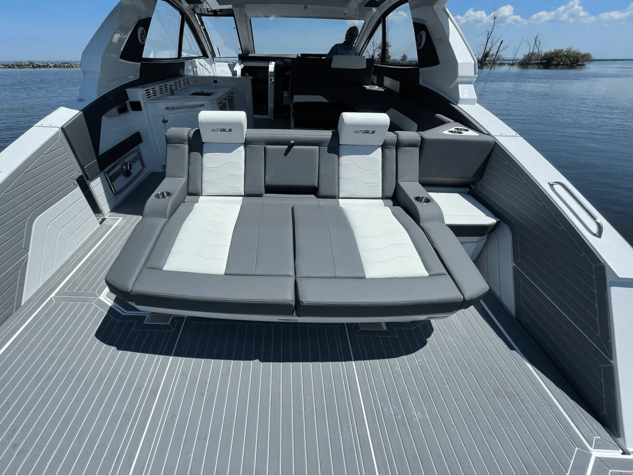 2027 Cruisers Yachts 42 GLS 42.0 feet, Clearwater, Florida #9