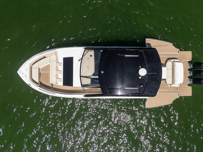 2025 Cruisers Yachts 50 GLS Outboard 50.0 feet, Clearwater, Florida #17