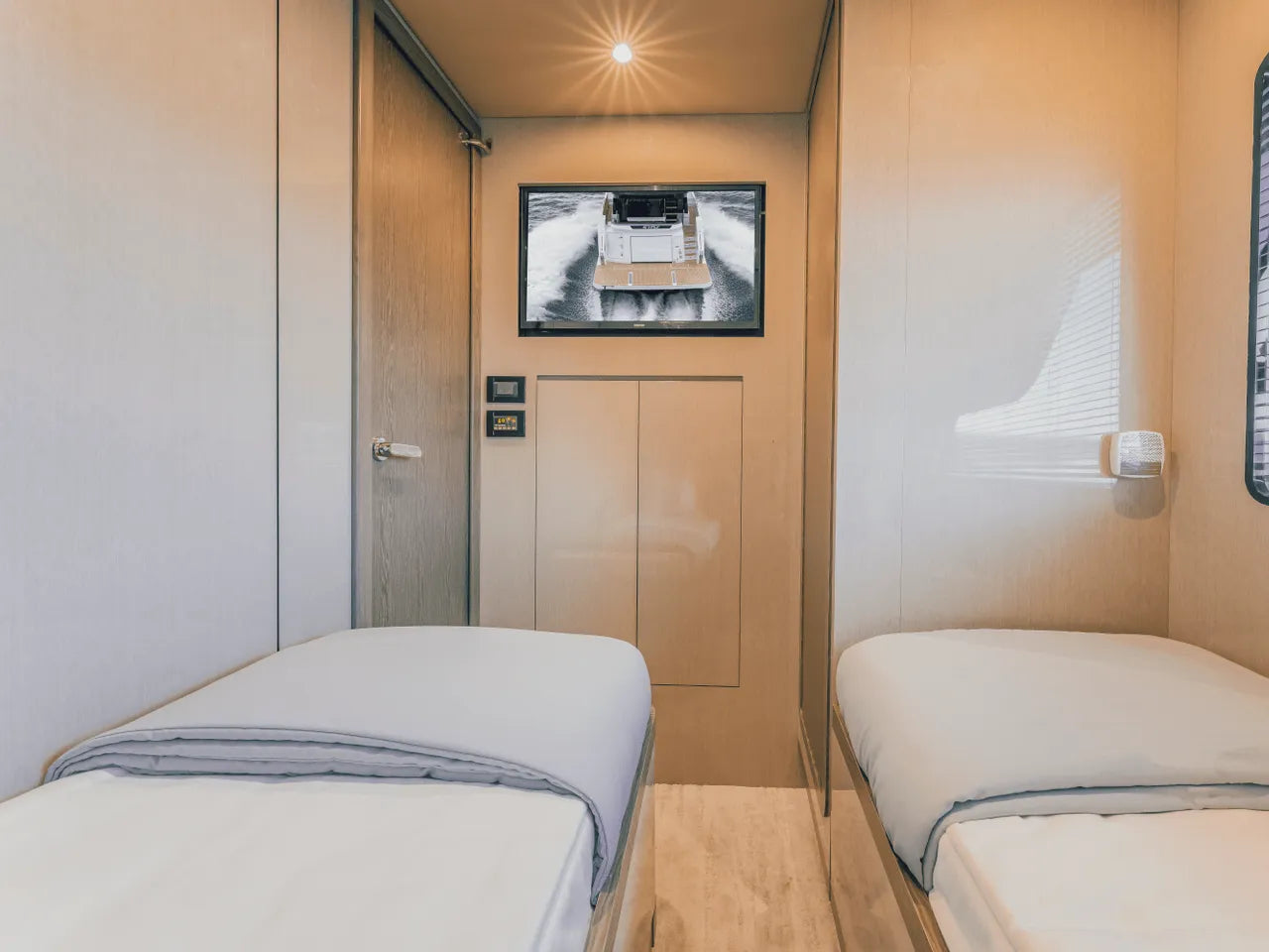 2026 Cruisers Yachts 57 FLY 57.0 feet, Clearwater, Florida #94