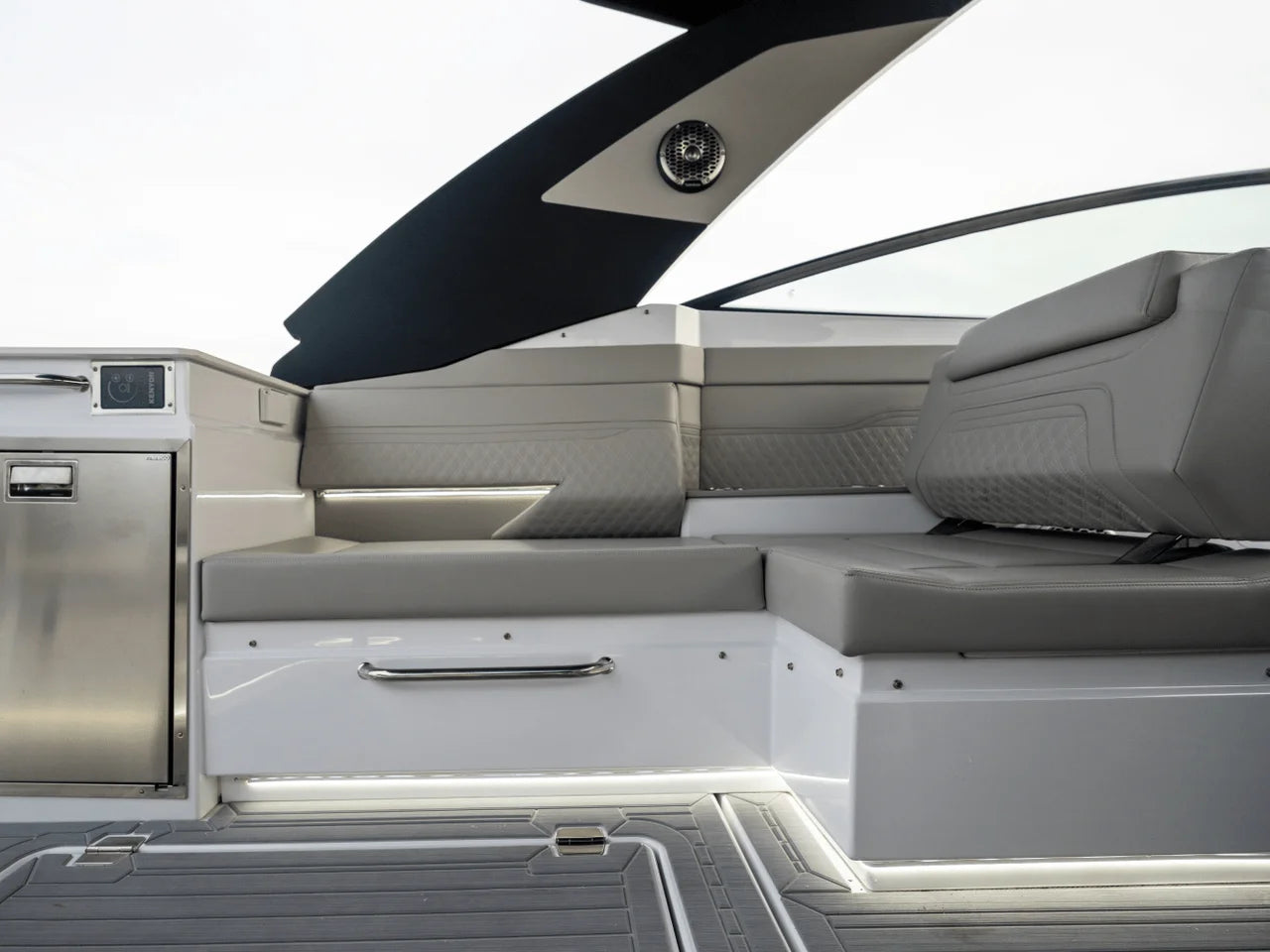 2027 Cruisers Yachts 34 GLS Outboard 34.0 feet, Clearwater, Florida #133