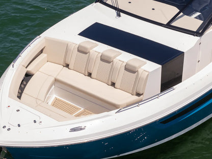 2025 Cruisers Yachts 50 GLS Outboard 50.0 feet, Clearwater, Florida #23