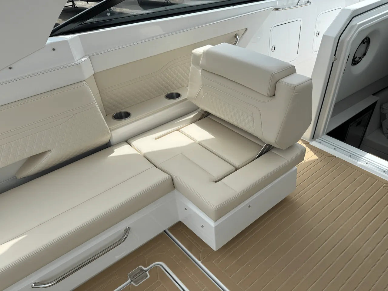 2026 Cruisers Yachts 34 GLS 34.0 feet, Clearwater, Florida #27