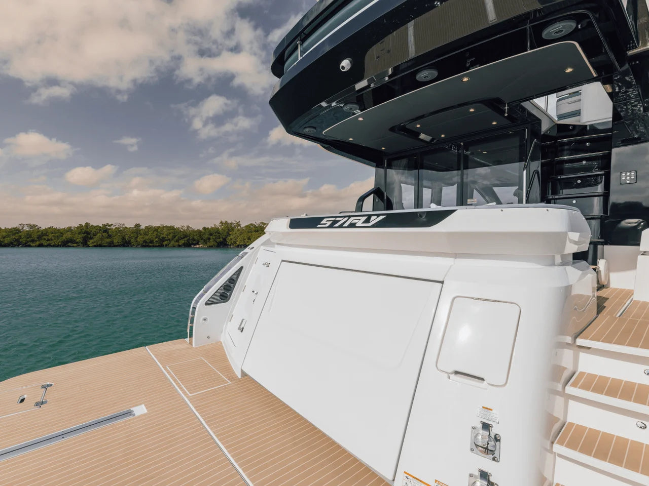 2027 Cruisers Yachts 57 FLY 57.0 feet, Clearwater, Florida #40