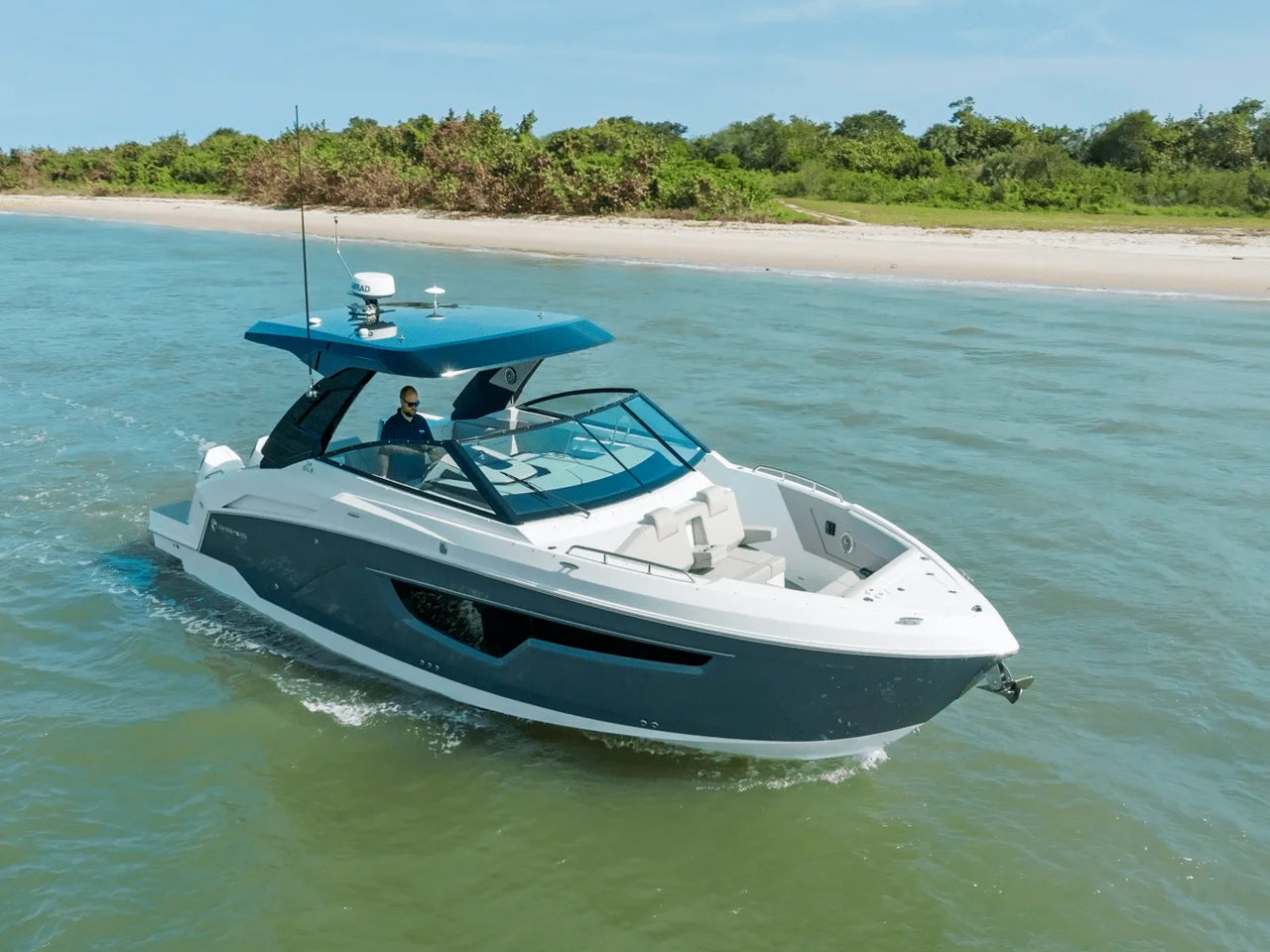 2027 Cruisers Yachts 34 GLS Outboard 34.0 feet, Clearwater, Florida #4