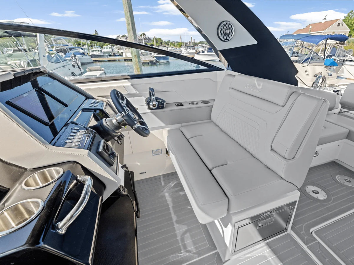 2026 Cruisers Yachts 34 GLS Outboard 34.0 feet, Clearwater, Florida #18