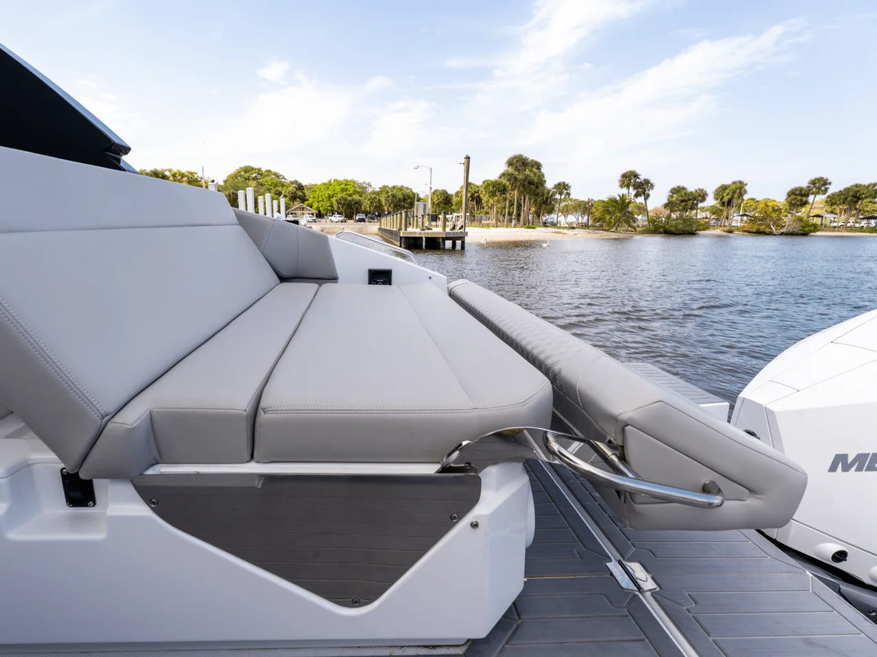2027 Cruisers Yachts 34 GLS Outboard 34.0 feet, Clearwater, Florida #14