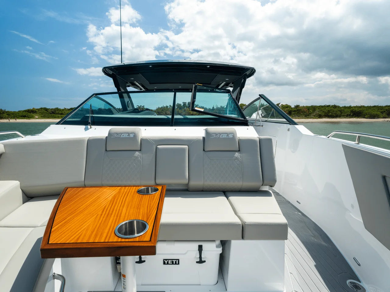 2027 Cruisers Yachts 34 GLS Outboard 34.0 feet, Clearwater, Florida #98