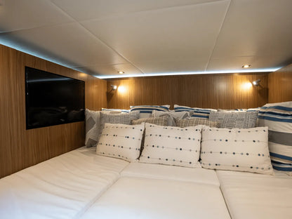 2025 Cruisers Yachts 50 GLS Outboard 50.0 feet, Clearwater, Florida #26