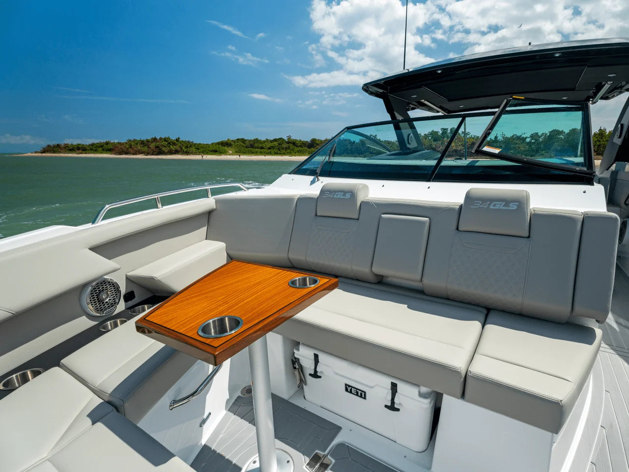 2027 Cruisers Yachts 34 GLS Outboard 34.0 feet, Clearwater, Florida #148