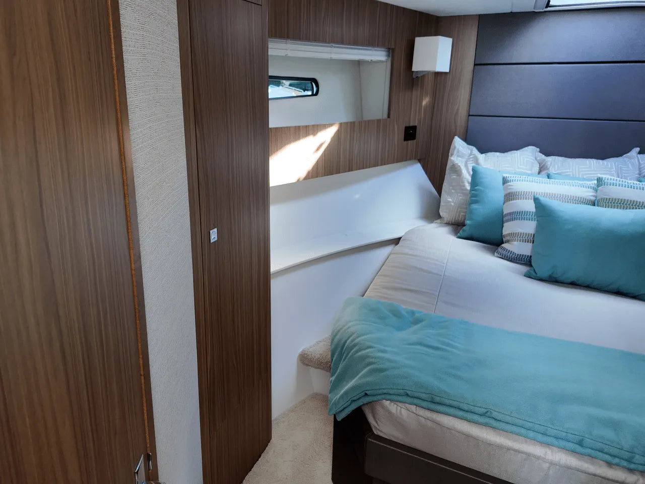 2025 Cruisers Yachts 42 Cantius 42.0 feet, Clearwater, Florida #26