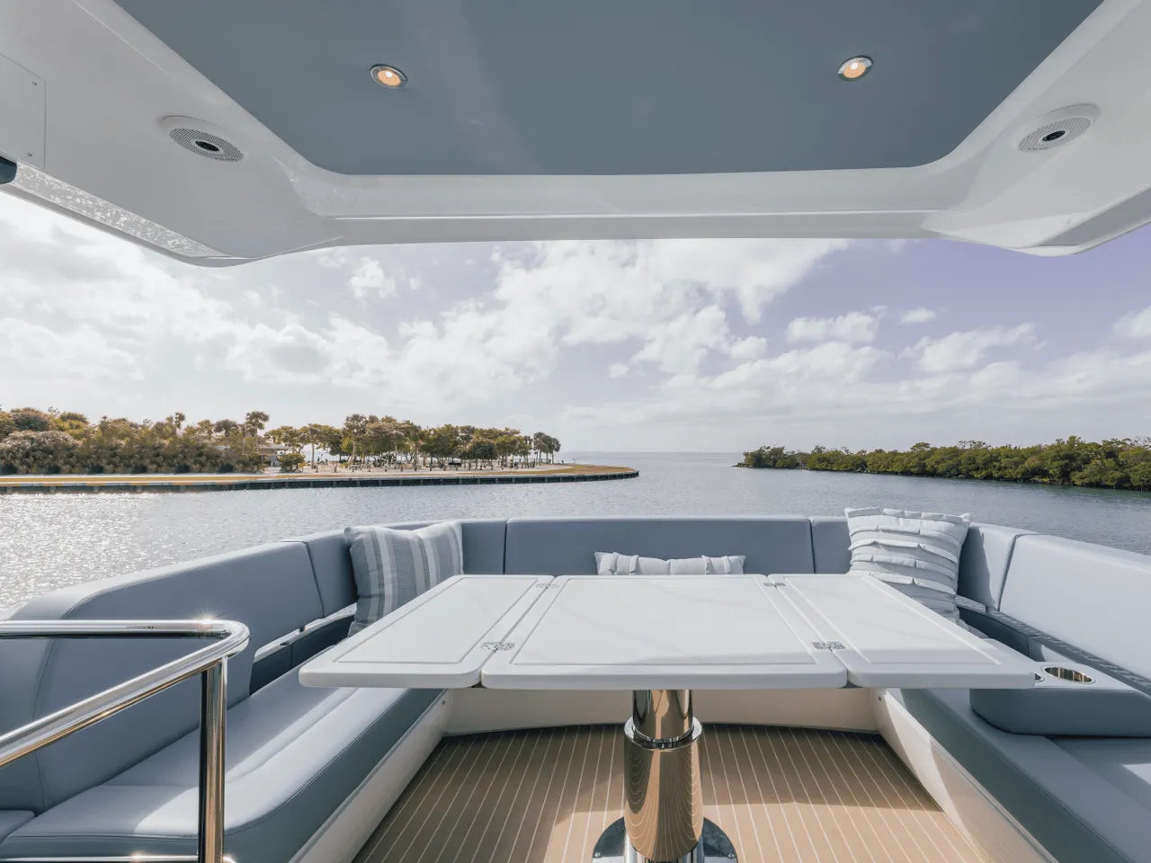 2026 Cruisers Yachts 57 FLY 57.0 feet, Clearwater, Florida #44