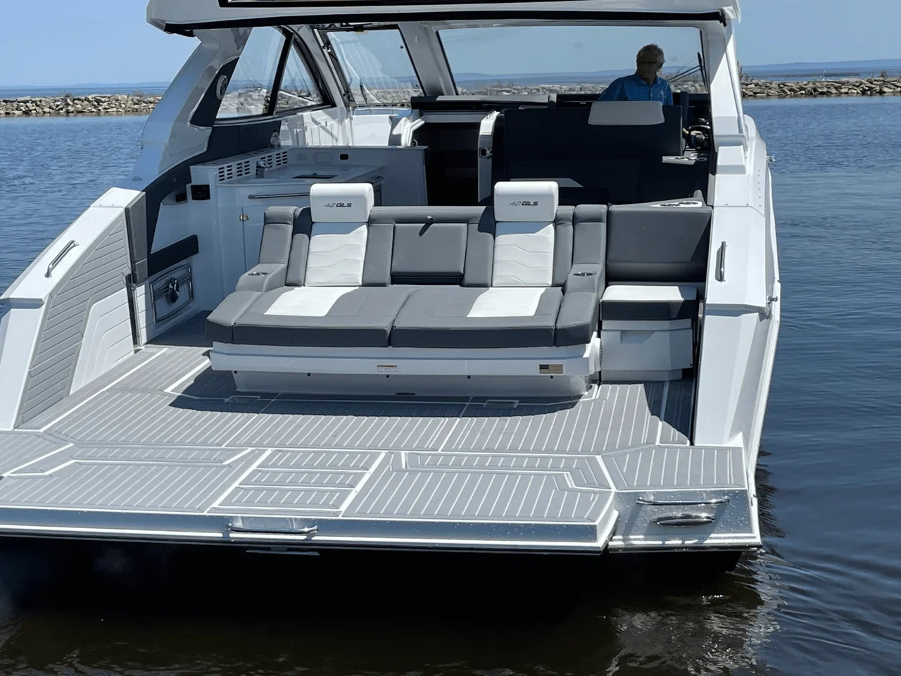 2027 Cruisers Yachts 42 GLS 42.0 feet, Clearwater, Florida #8
