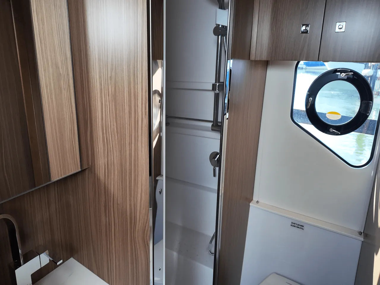 2025 Cruisers Yachts 42 Cantius 42.0 feet, Clearwater, Florida #24