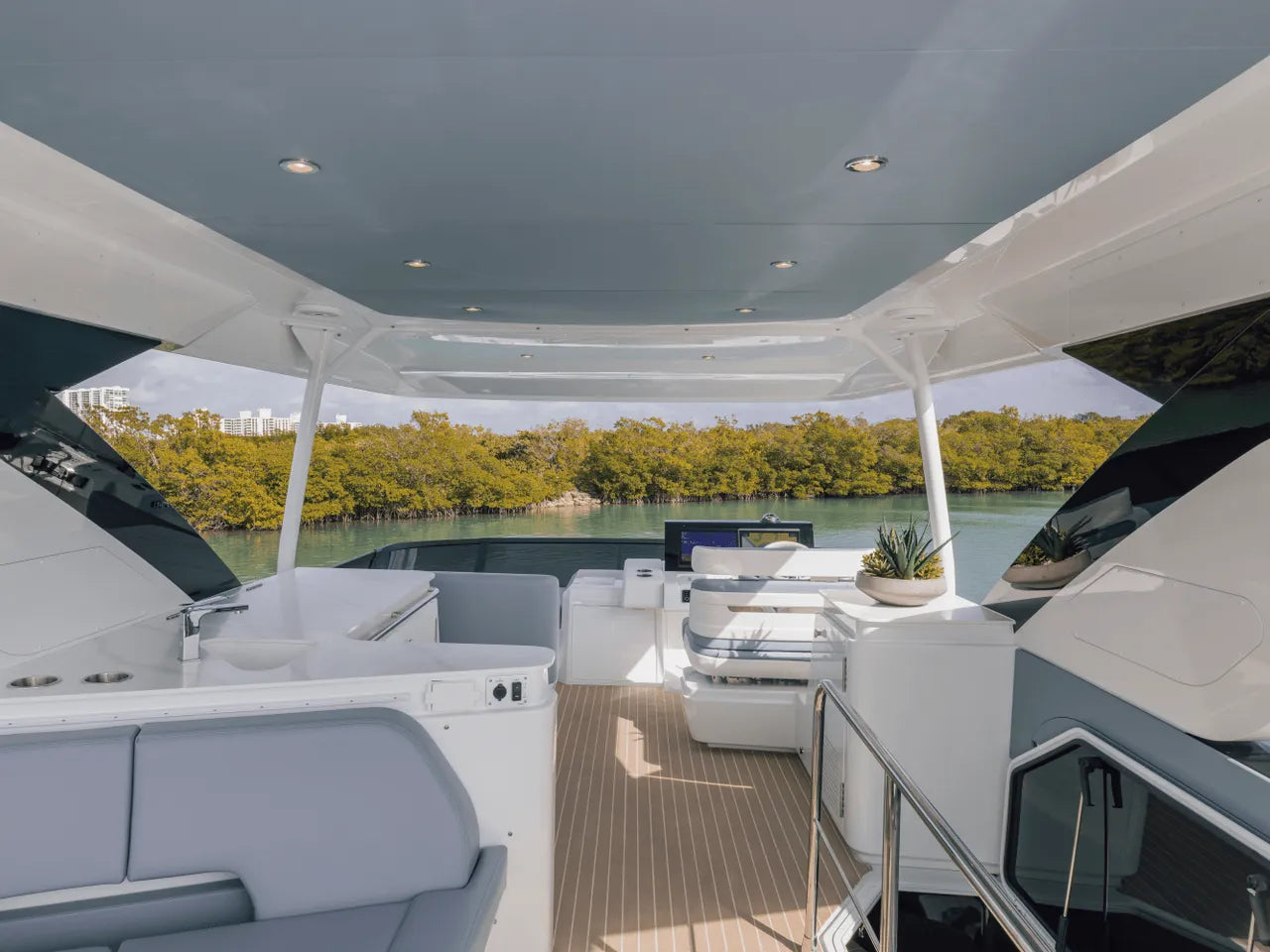 2026 Cruisers Yachts 57 FLY 57.0 feet, Clearwater, Florida #49