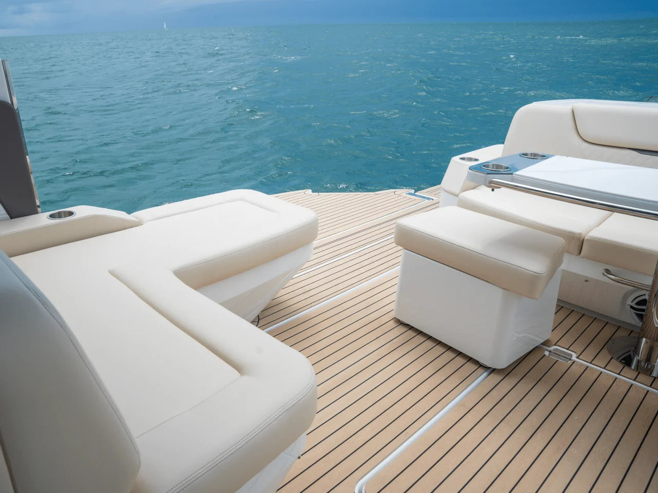 2026 Cruisers Yachts 50GLS OB 50.0 feet, Clearwater, Florida #24