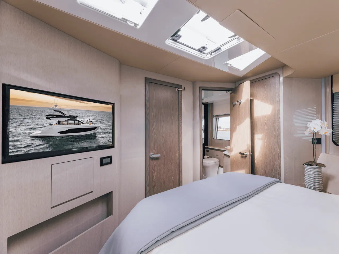 2026 Cruisers Yachts 57 FLY 57.0 feet, Clearwater, Florida #98