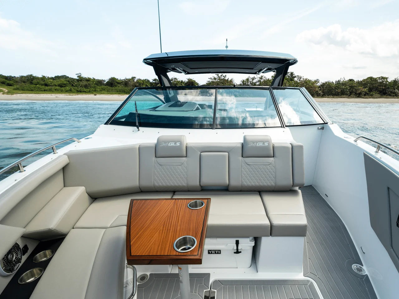 2027 Cruisers Yachts 34 GLS Outboard 34.0 feet, Clearwater, Florida #109