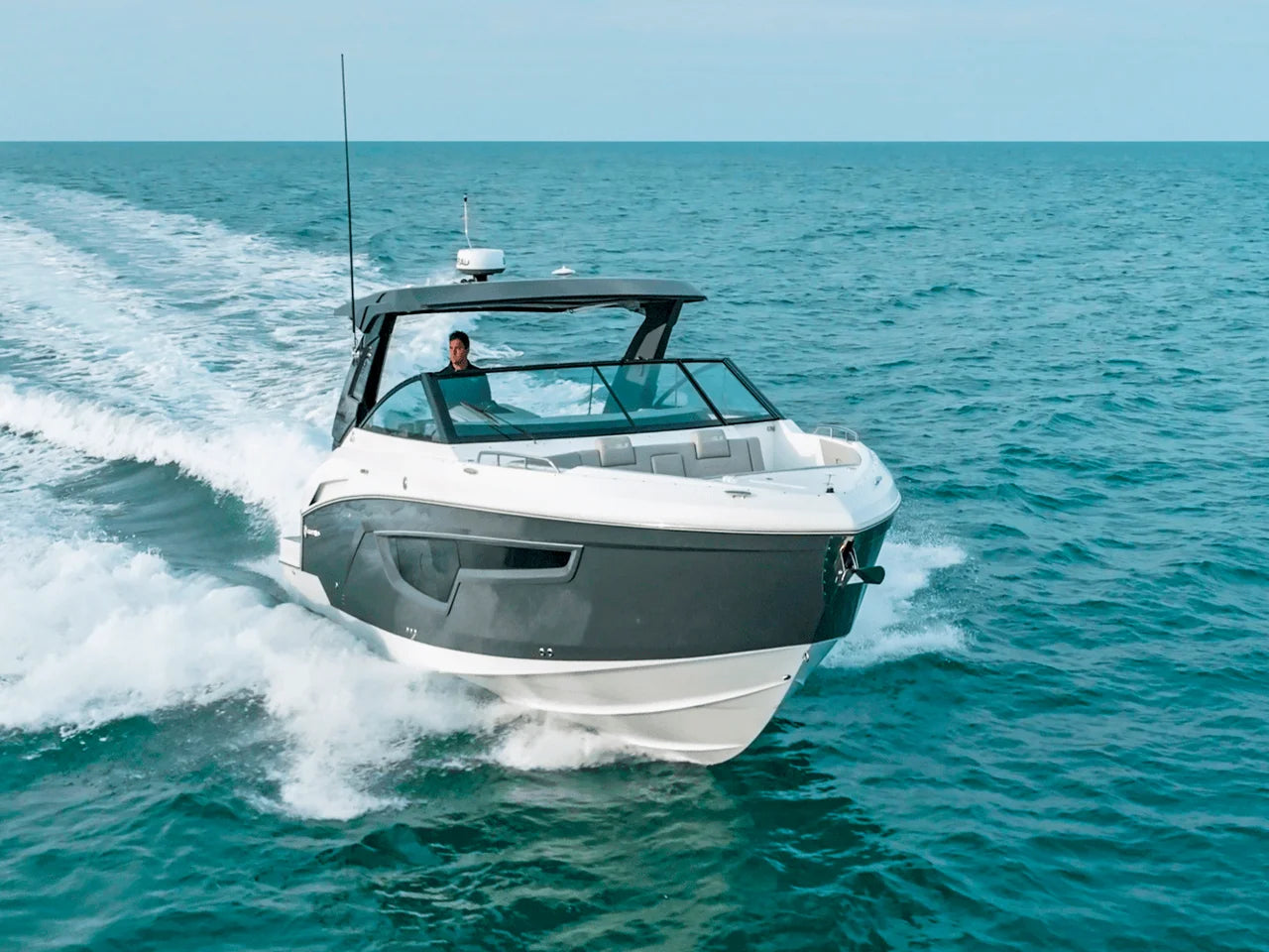 2027 Cruisers Yachts 34 GLS Outboard 34.0 feet, Clearwater, Florida #51