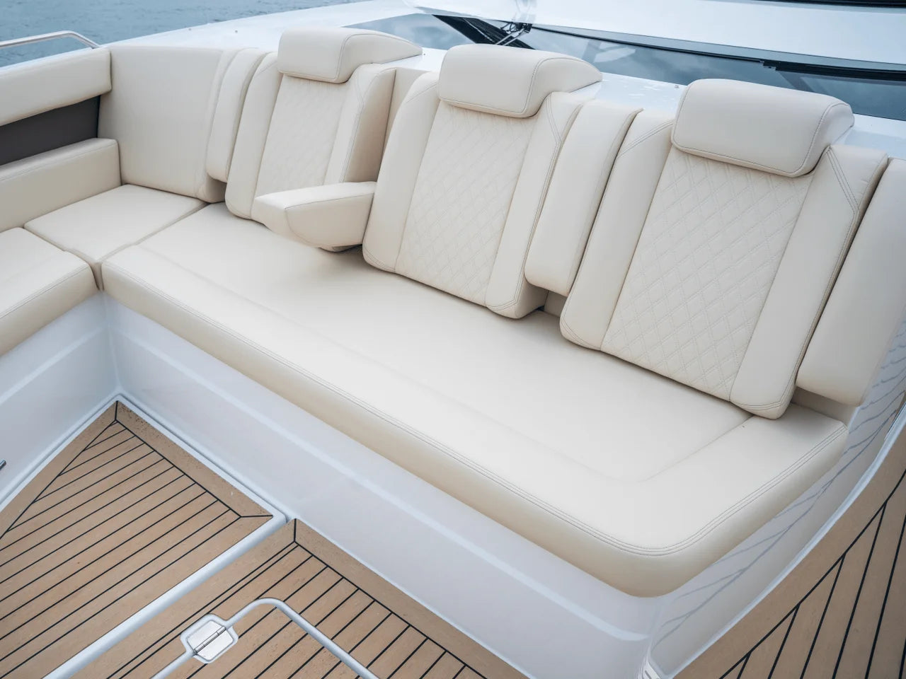 2026 Cruisers Yachts 50GLS OB 50.0 feet, Clearwater, Florida #60